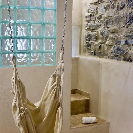 Le Bastion - Jacuzzi Au Chateau
